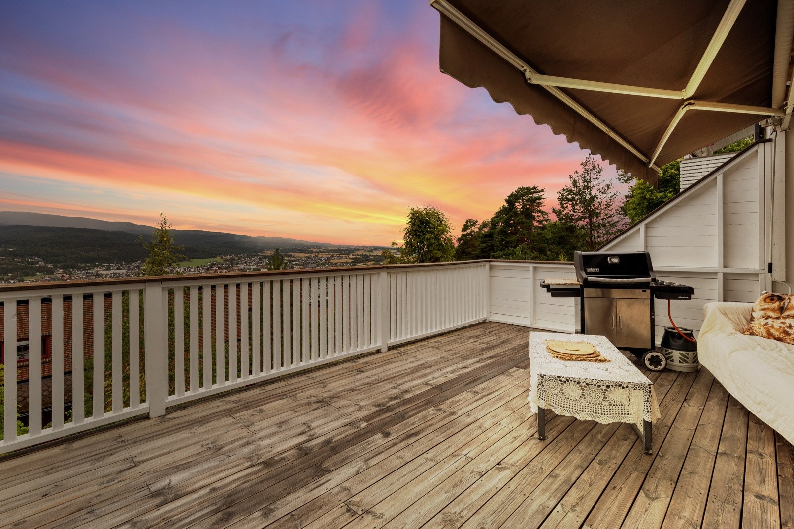 Terrassen er perfekt for sene sommerkvelder. Galleribilde