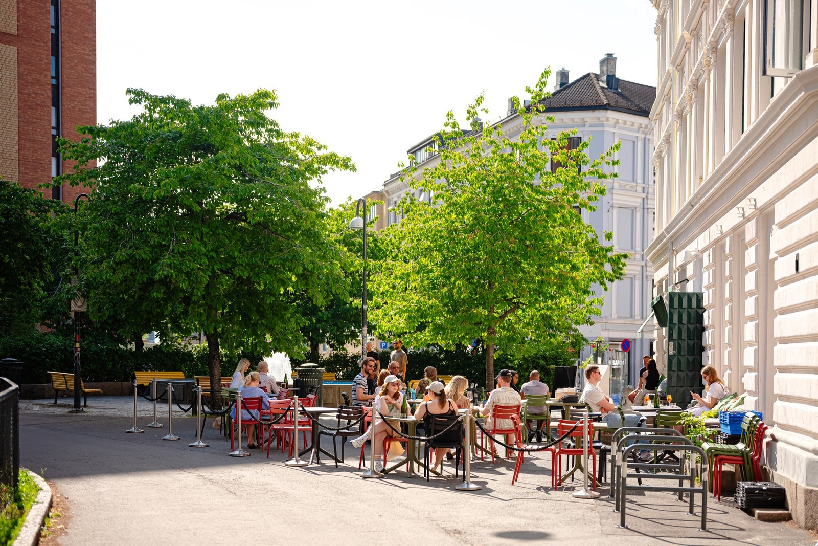 Rett utenfor døren din finner du hyggelige cafeer og restauranter. Galleribilde
