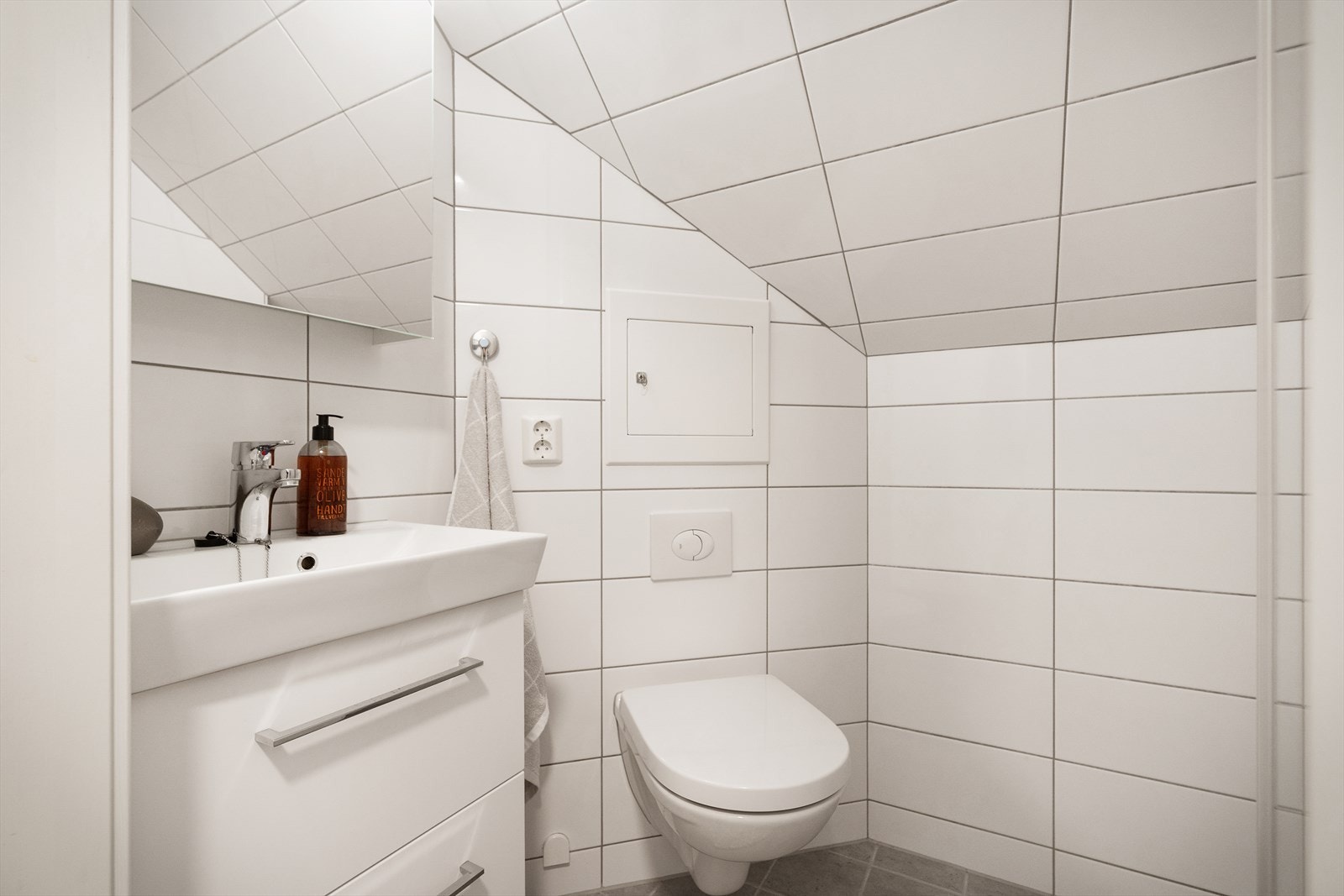 - Innvendige vann og avløpsrør ble skiftet i 2016 ved oppgraderingen av badet i regi av borettslaget - Galleribilde