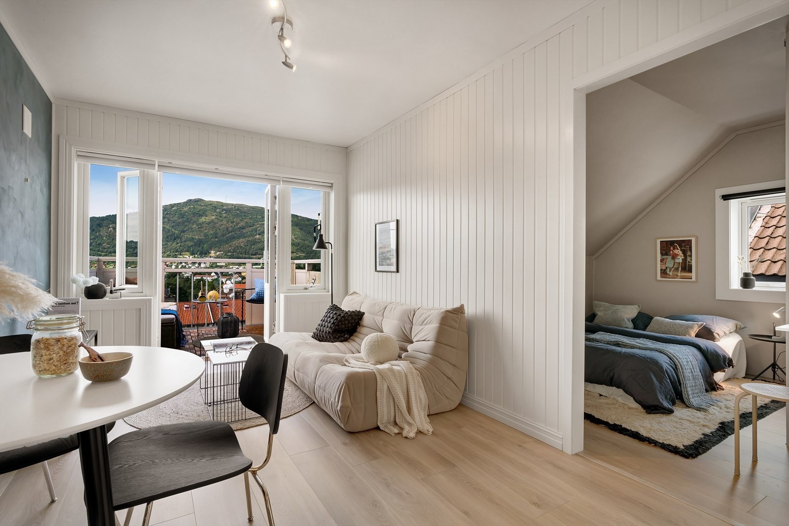 - Nyt den fantastiske utsikten også fra sofaen - Galleribilde