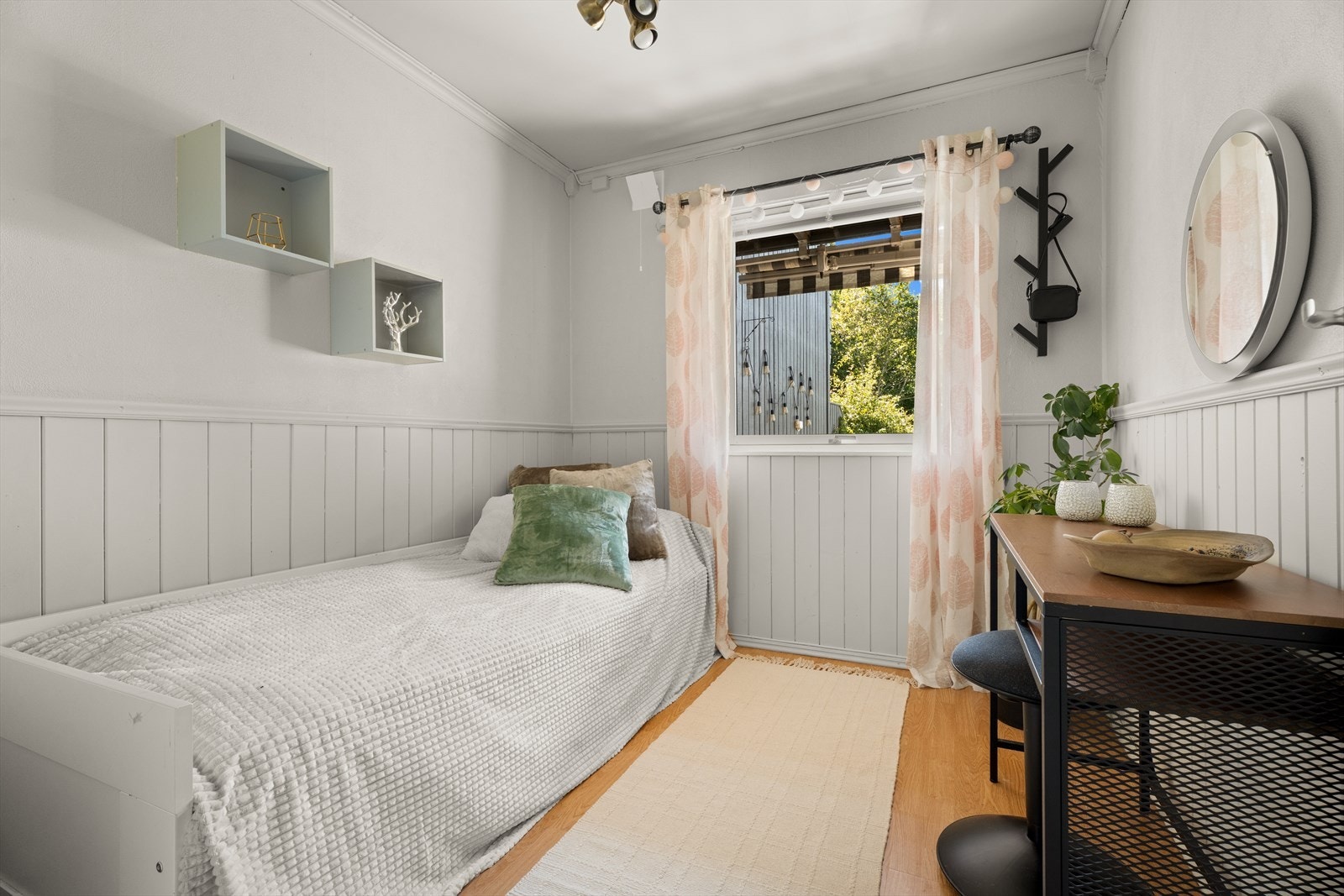 De to andre soverommene har en fleksibel utforming og egner seg godt som barnerom, gjesterom eller hjemmekontor - alt etter behov Galleribilde