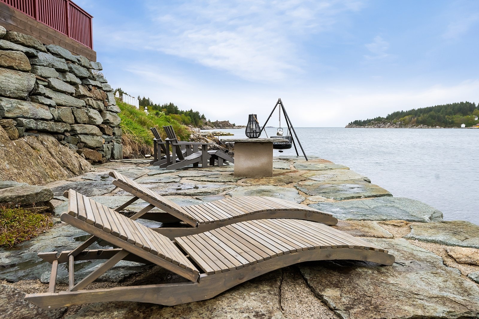 Gled deg til å nyte deilige sommerdager i private omgivelser ved sjøen Galleribilde