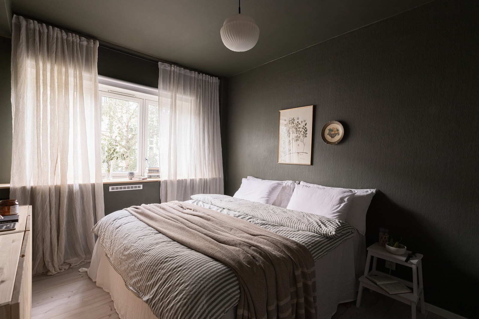 Soverommet er også av det romslige slaget - med god plass til dobbeltseng og nattbord. Galleribilde