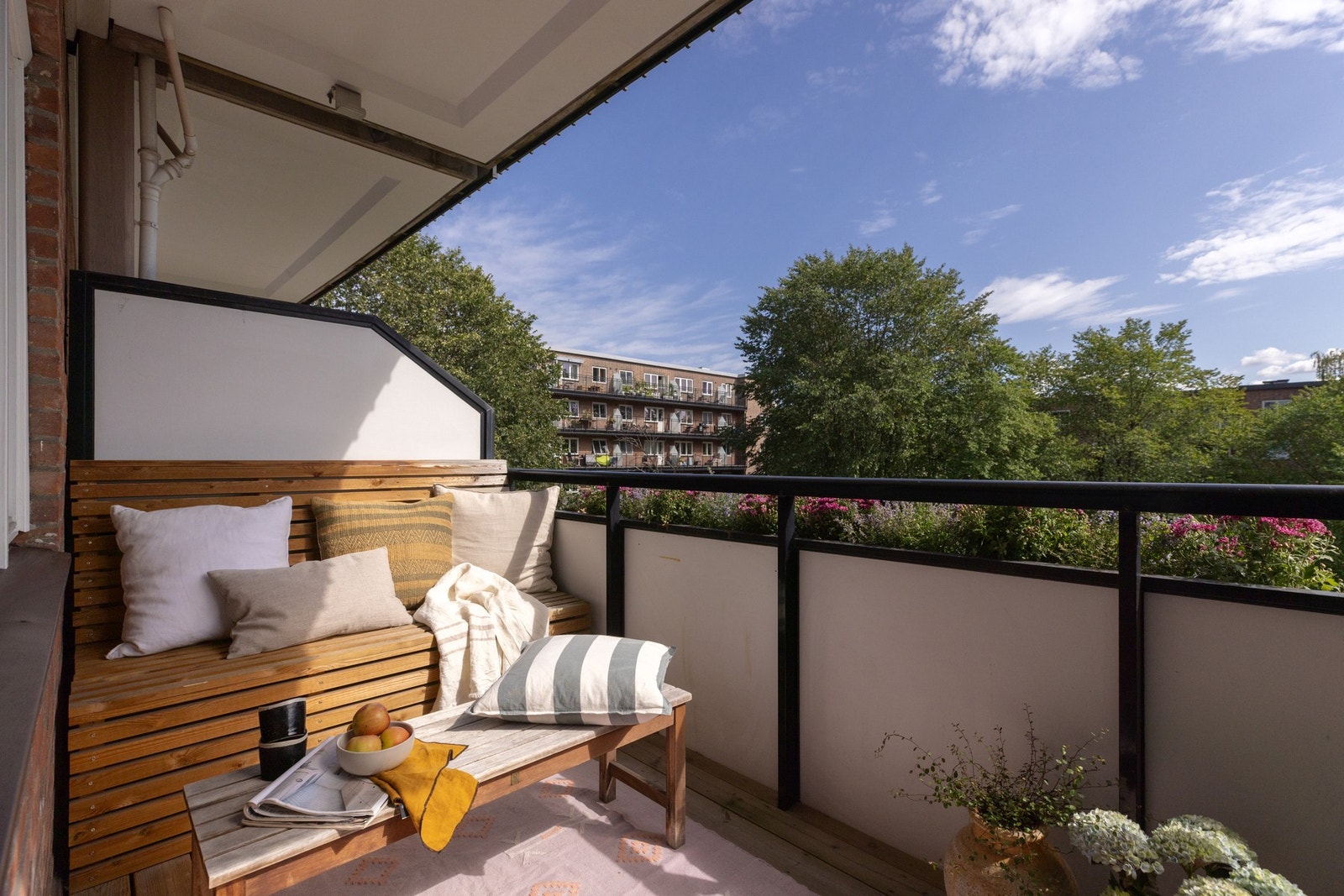 Dette er en flott 2-roms med god planløsning, fyring, varmtvann og TV/bredbånd inkl. i husleien. Galleribilde