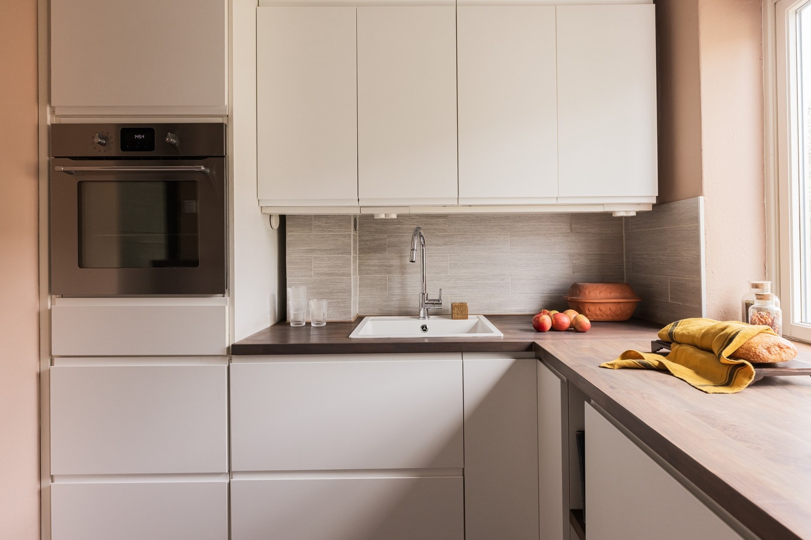 Utskiftning av vann- og avløpsrør til bad og kjøkken i 2019. Galleribilde