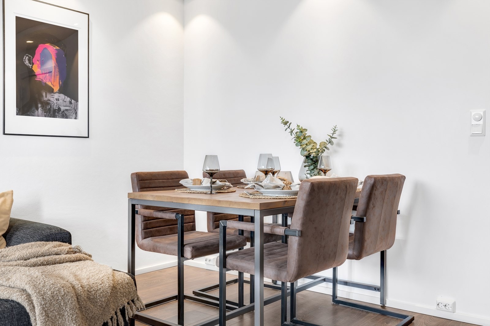 Her bor du i et veldrevet borettslag som har gjort en rekke gode oppgraderinger gjennom årene. Galleribilde