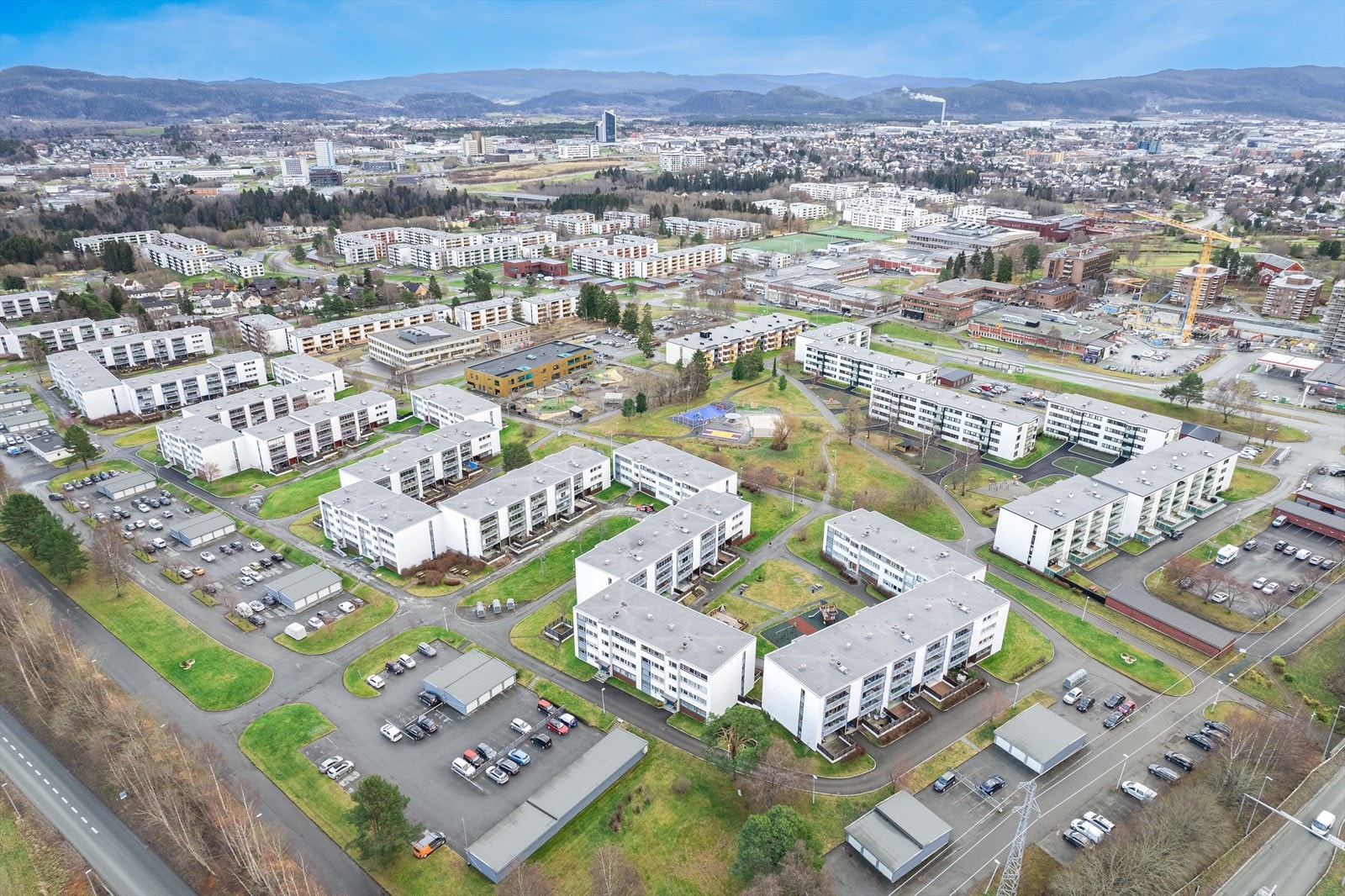 Området er kjent for godt bomiljø og godt utbygde tilbud innen idrett, friluftsliv og kommunikasjon. Galleribilde