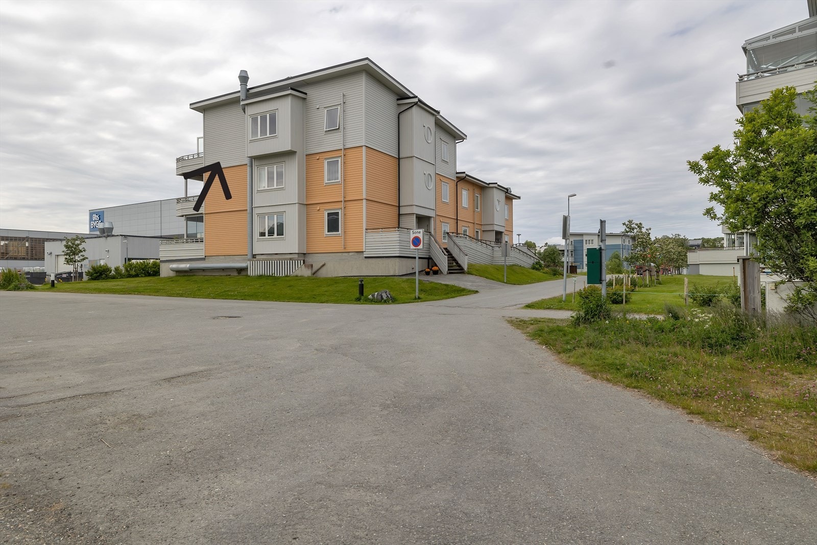 Velkommen til Balsfjordvinden 60! Leiligheten ligger plassert i toppetasje vendt mot sør Galleribilde