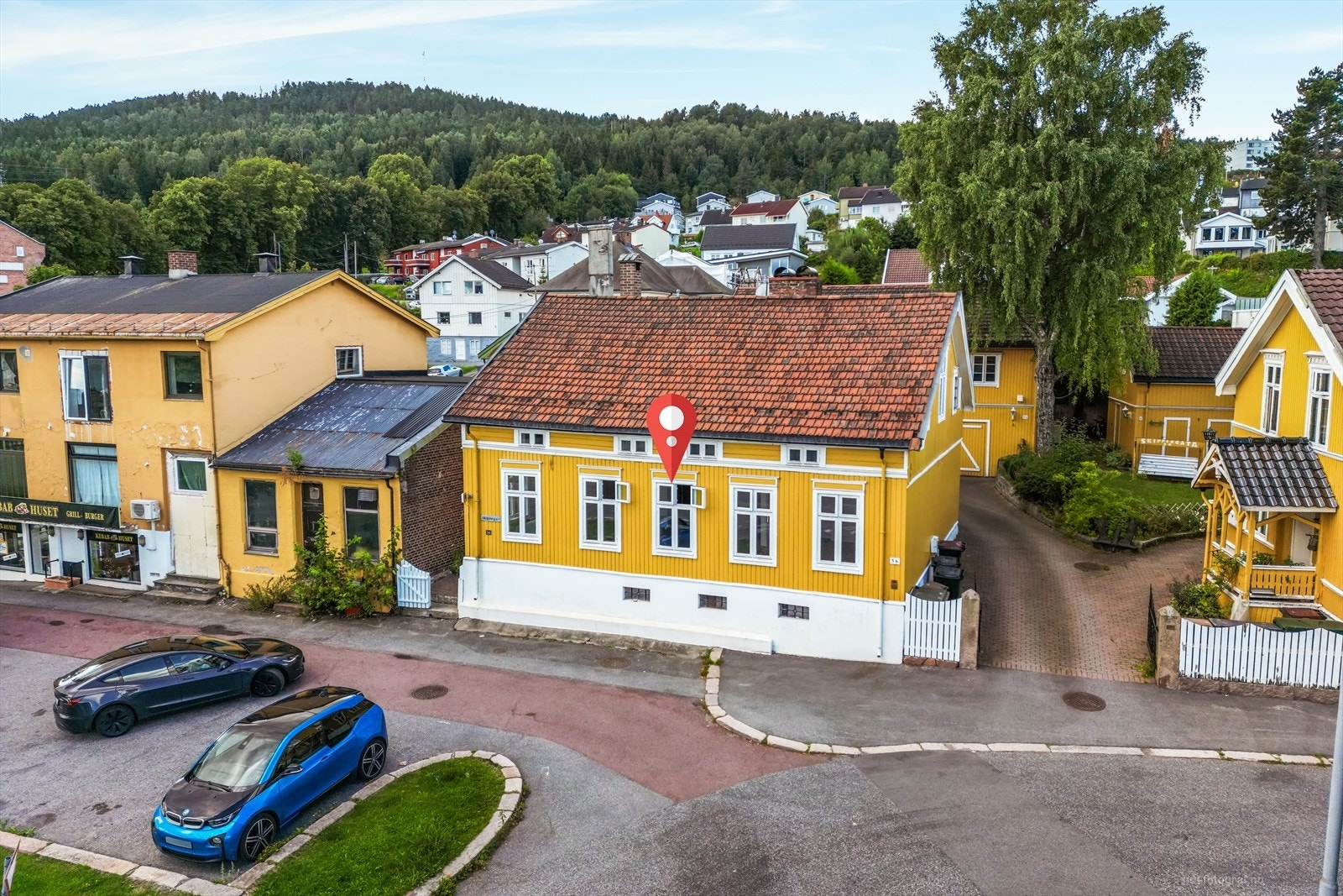 Gustav Waal og Eiendomsmegler 1 Dahl Drammen ønsker velkommen til Skippergata 56B! Galleribilde