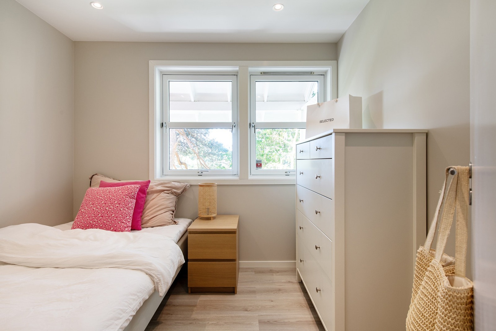 Soverom 3 er også et tiltalende rom med tilsvarende oppussing som de øvrige soverommene. Galleribilde