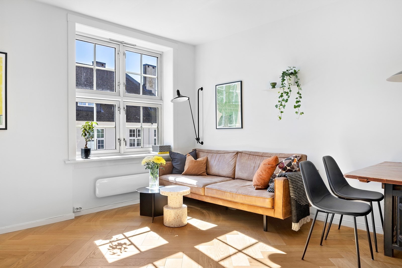 En ideell bolig for deg som ønsker en kombinasjon av klassisk arkitektur, moderne komfort og sentral beliggenhet. Galleribilde