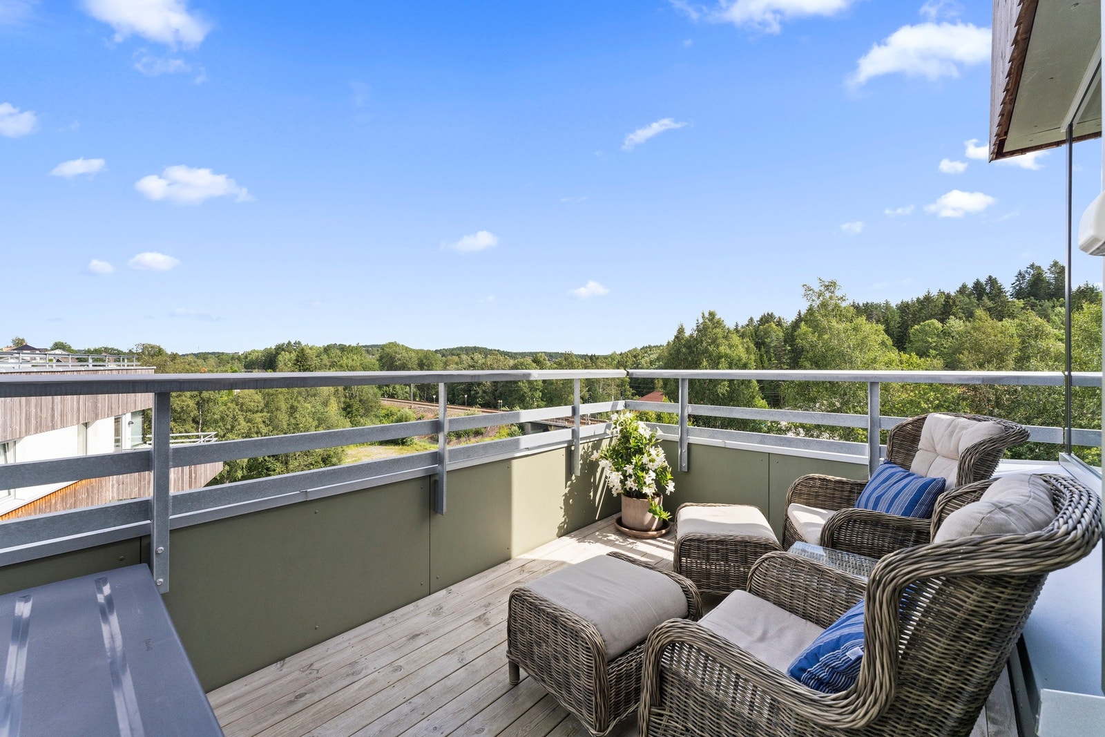 Leiligheten har flere flotte uteområder. Galleribilde