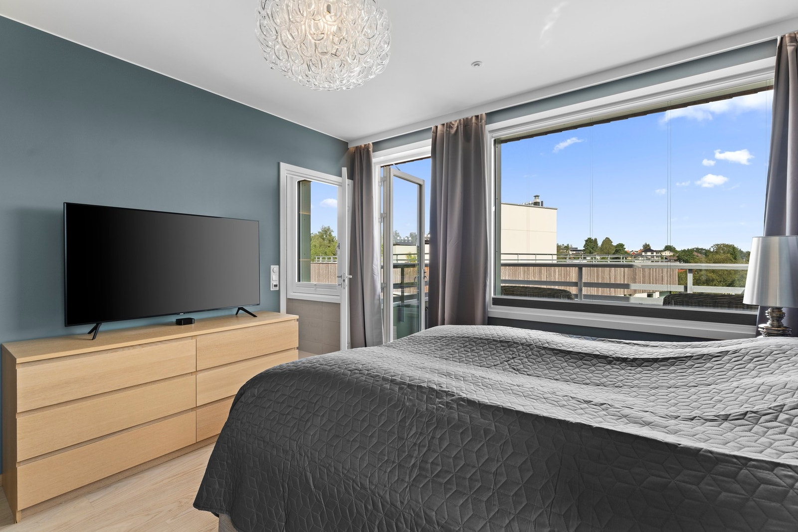 Rommet ligger i en suiteløsning til det ene badet, Galleribilde