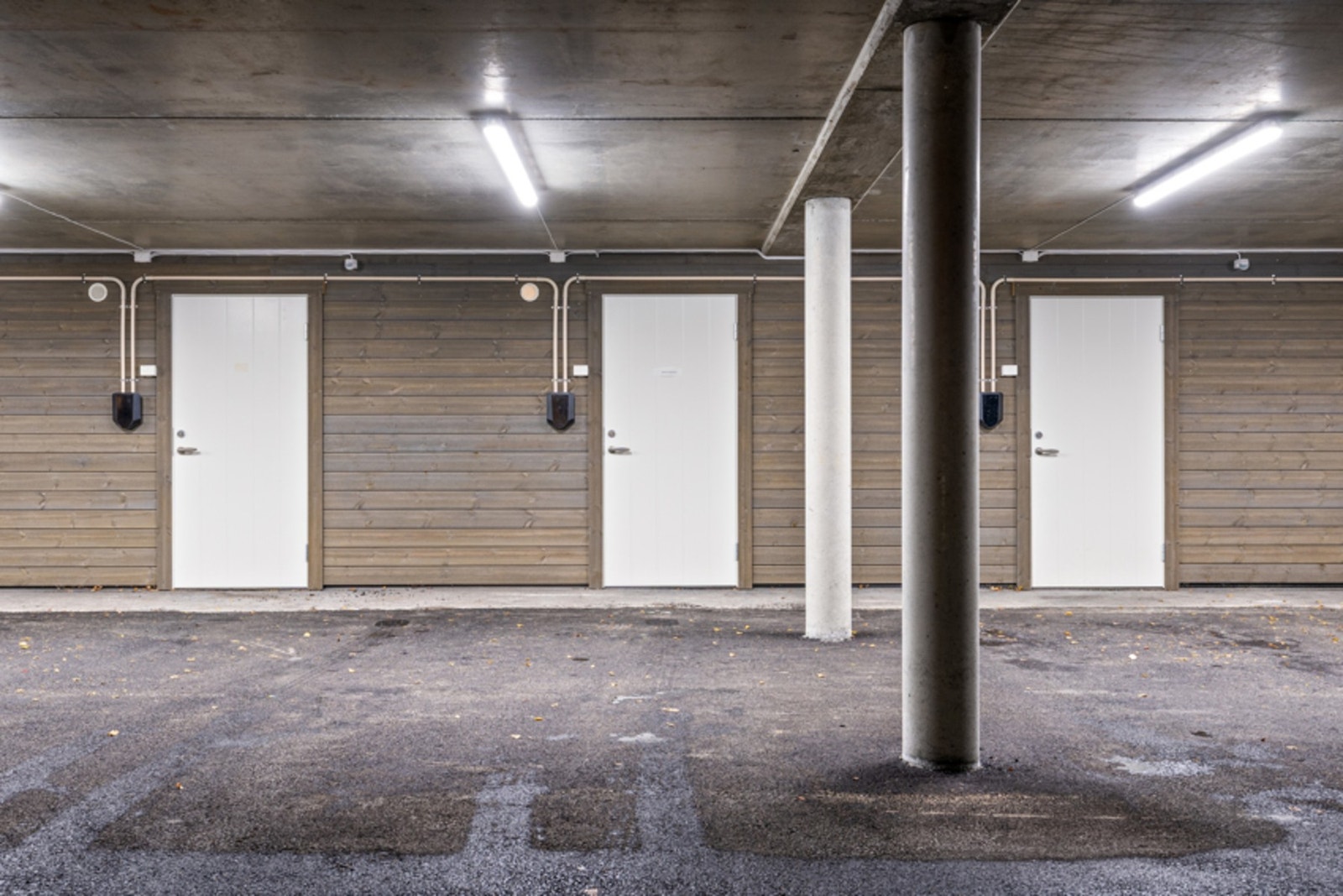 Leiligheten har carport med opplegg for el.bil-lader. Galleribilde