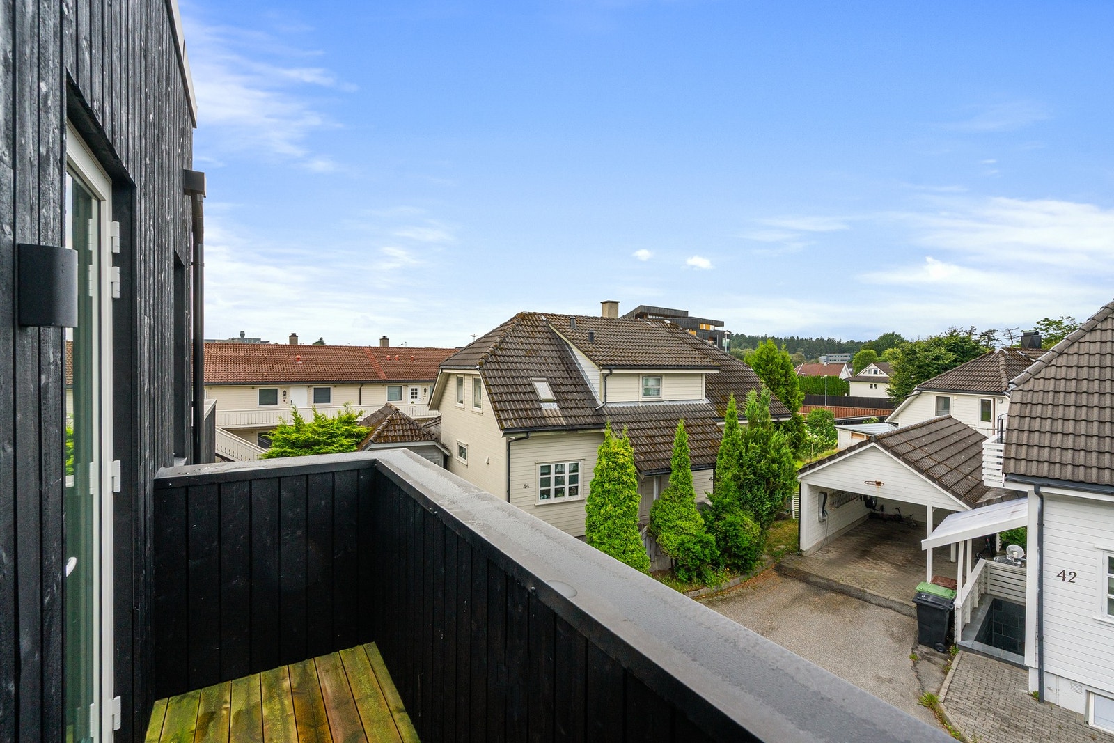 Balkong og videre tilkomst til takterrassen. Galleribilde