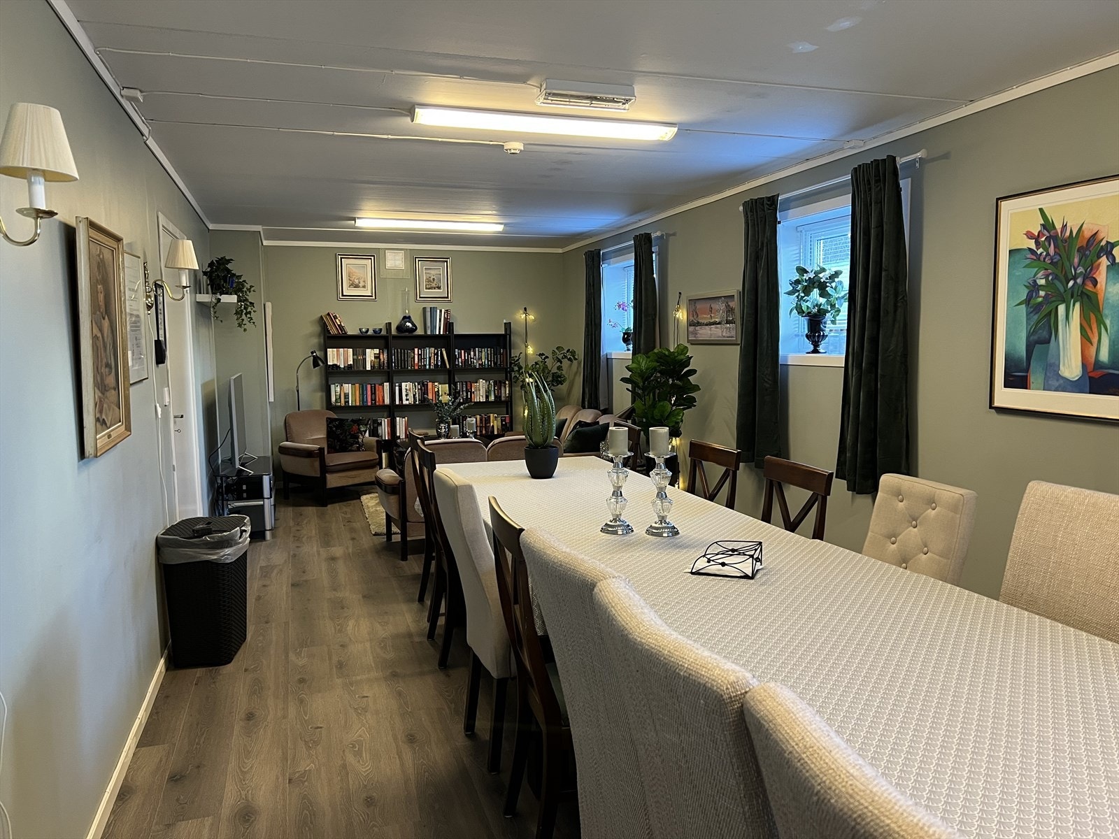 Felles samlingsrom, treningsrom og wc i underetasjen Galleribilde