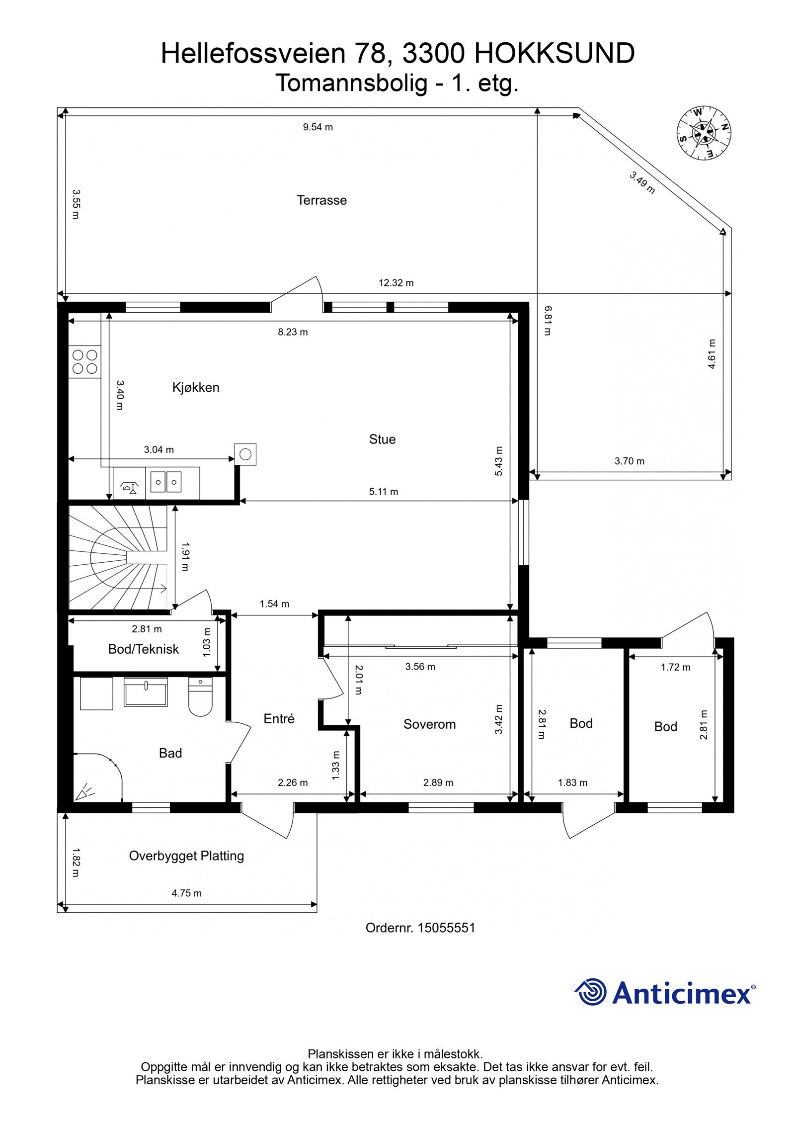 Boligens første etasje, her finner vi soverom, bad, bod/teknisk, stue, kjøkken, terrasse og 2 boder. Galleribilde