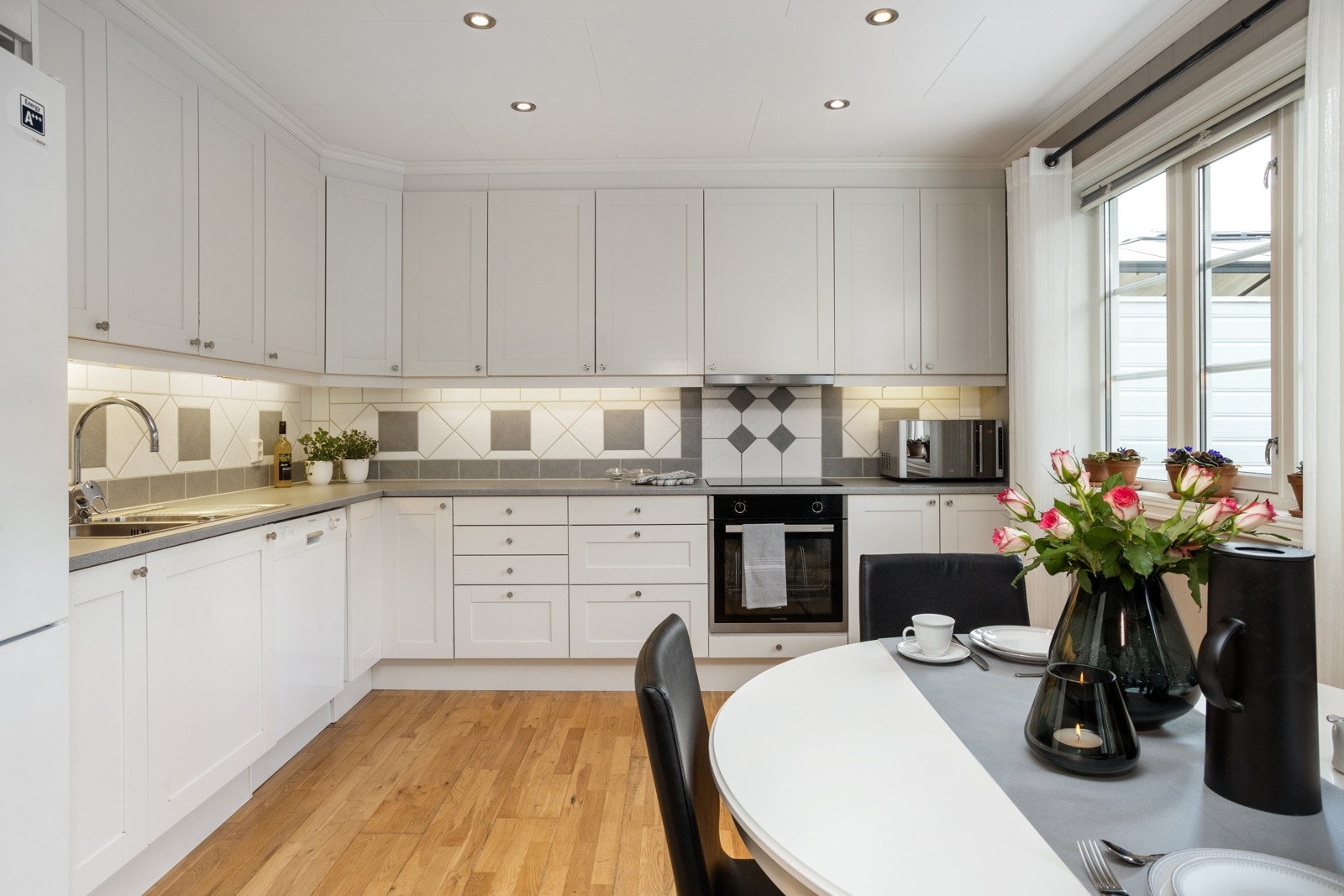 Dialog Eiendomsmegling har gleden av å presentere Hellefossveien 78. Galleribilde