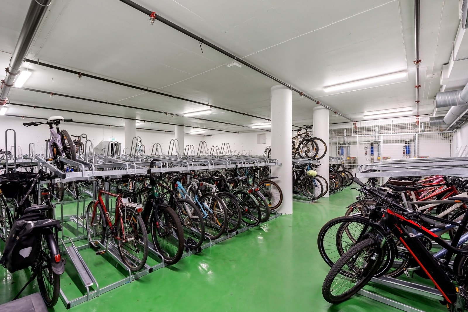 Sameiet har en trygg felles sykkelparkering. Galleribilde