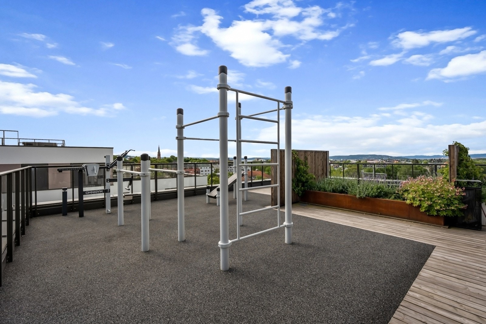 Tuftepark for utendørs trening og rekreasjon. Galleribilde