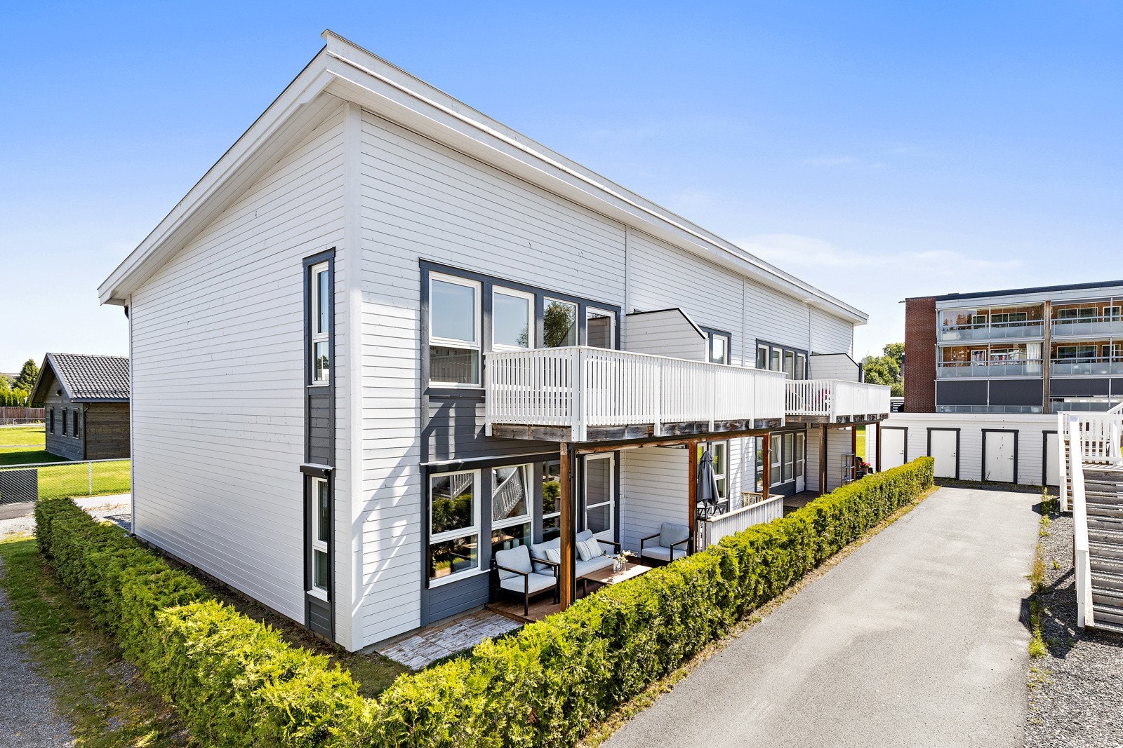 Sameiet har også felles grøntarealer og lekeplass Galleribilde