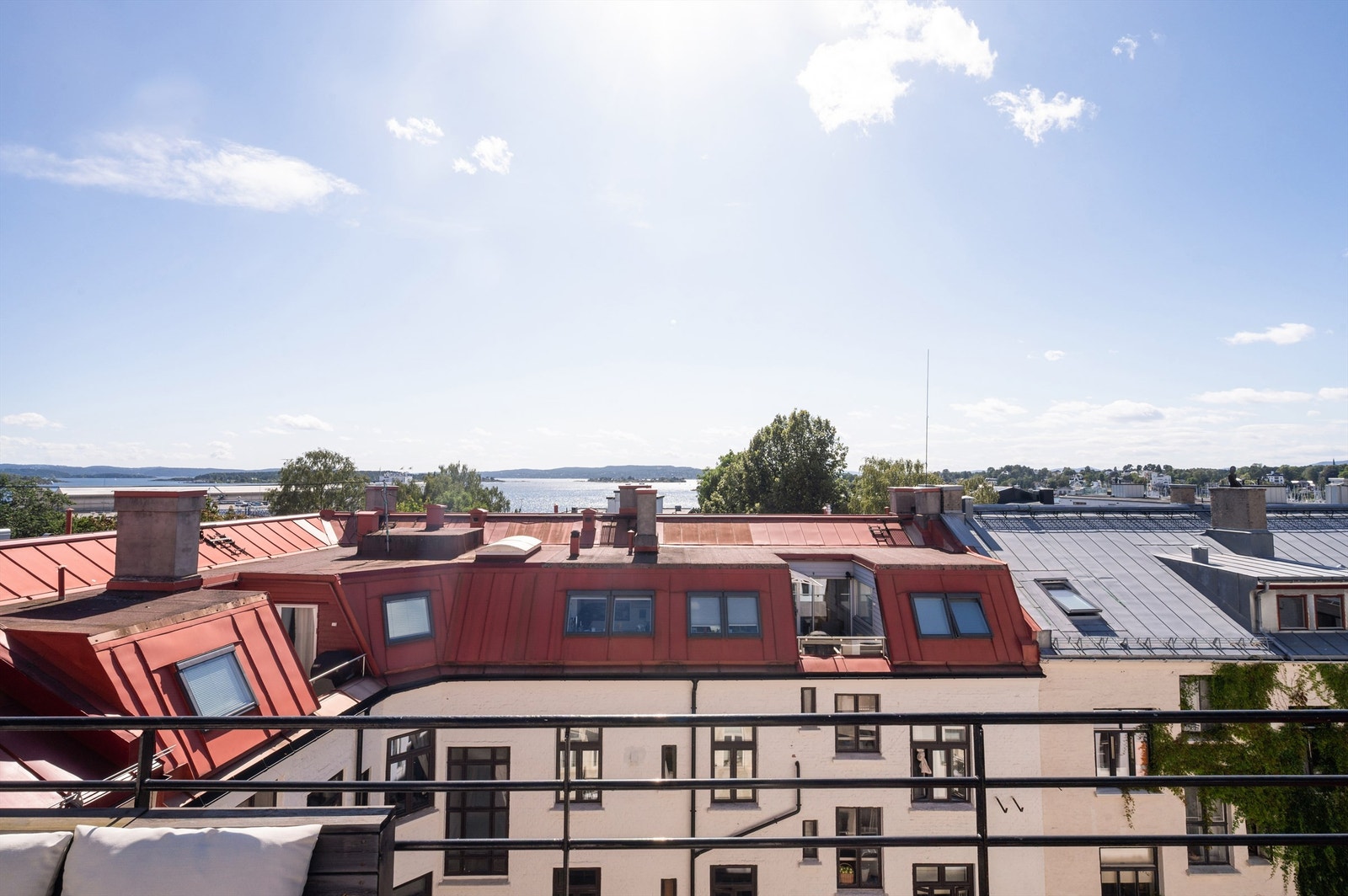 Herlig utsikt og lite innsyn Galleribilde