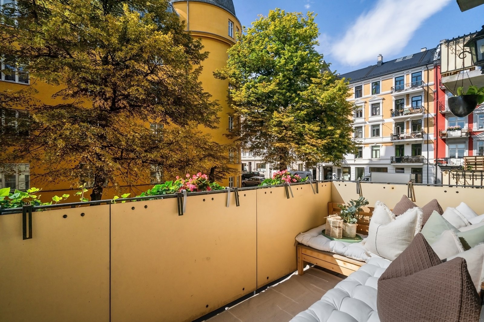 Balkong med hyggelig utsyn og gode solforhold. Galleribilde