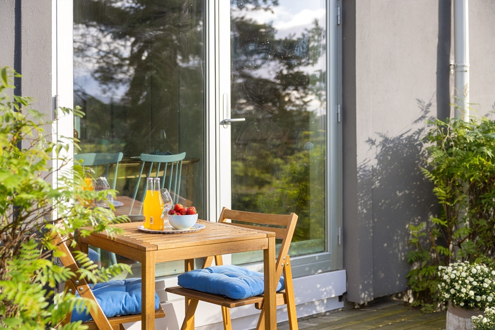 Her kan du nyte morgenkaffen i lune og hyggelig omgivelser. Galleribilde