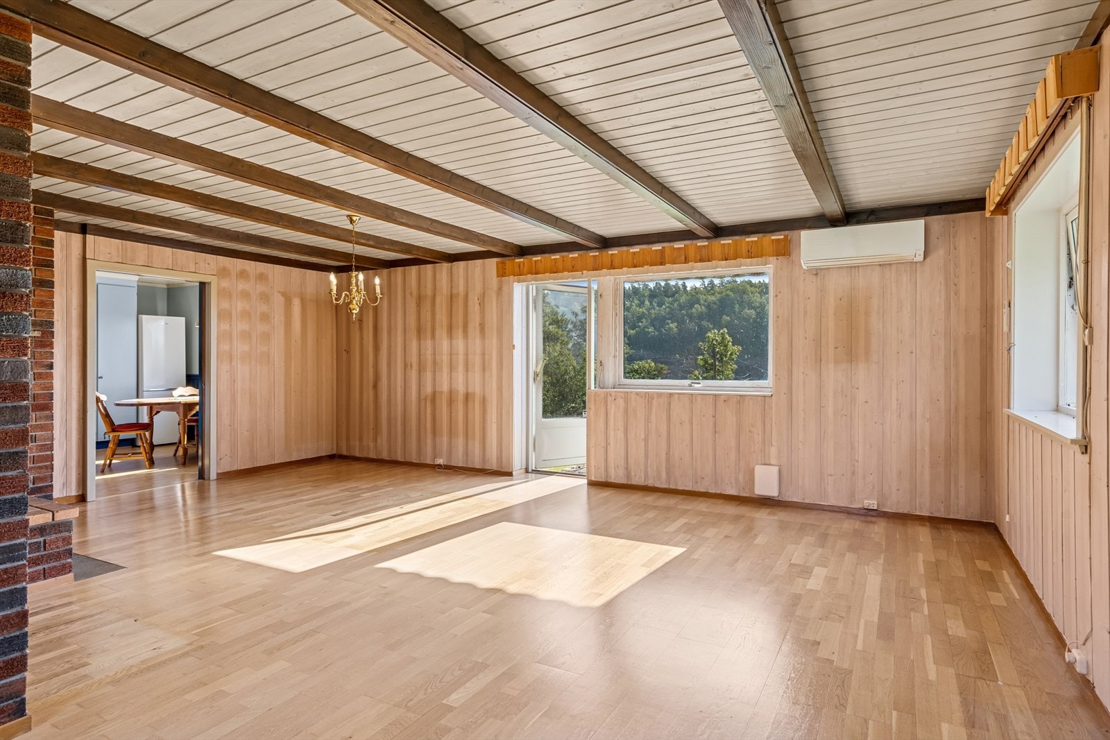 Stuen har god plass med flere møbleringsmuligheter. Galleribilde