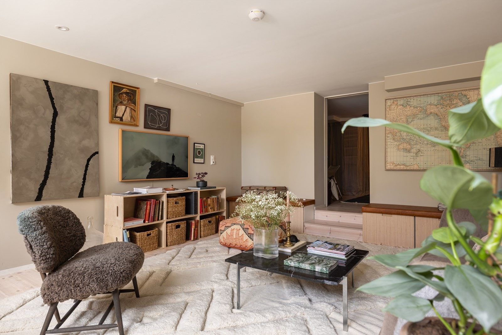 Kjellerstuen har også mange innredningsmuligheter og kan eksempelvis benyttes som gjesterom, lekerom, treningsrom eller et sted å trekke seg tilbake. Galleribilde