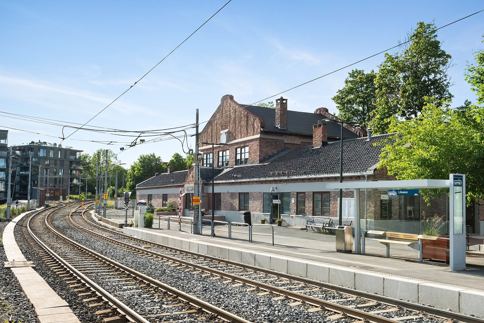 1 minutt å gå til Lilleaker trikkestopp - kort vei til sentrum. Fra Lilleaker trikkestopp tar du enkelt og miljøvennlig trikken rett til Majorstuen, Nationaltheatret og Oslo sentrum Galleribilde