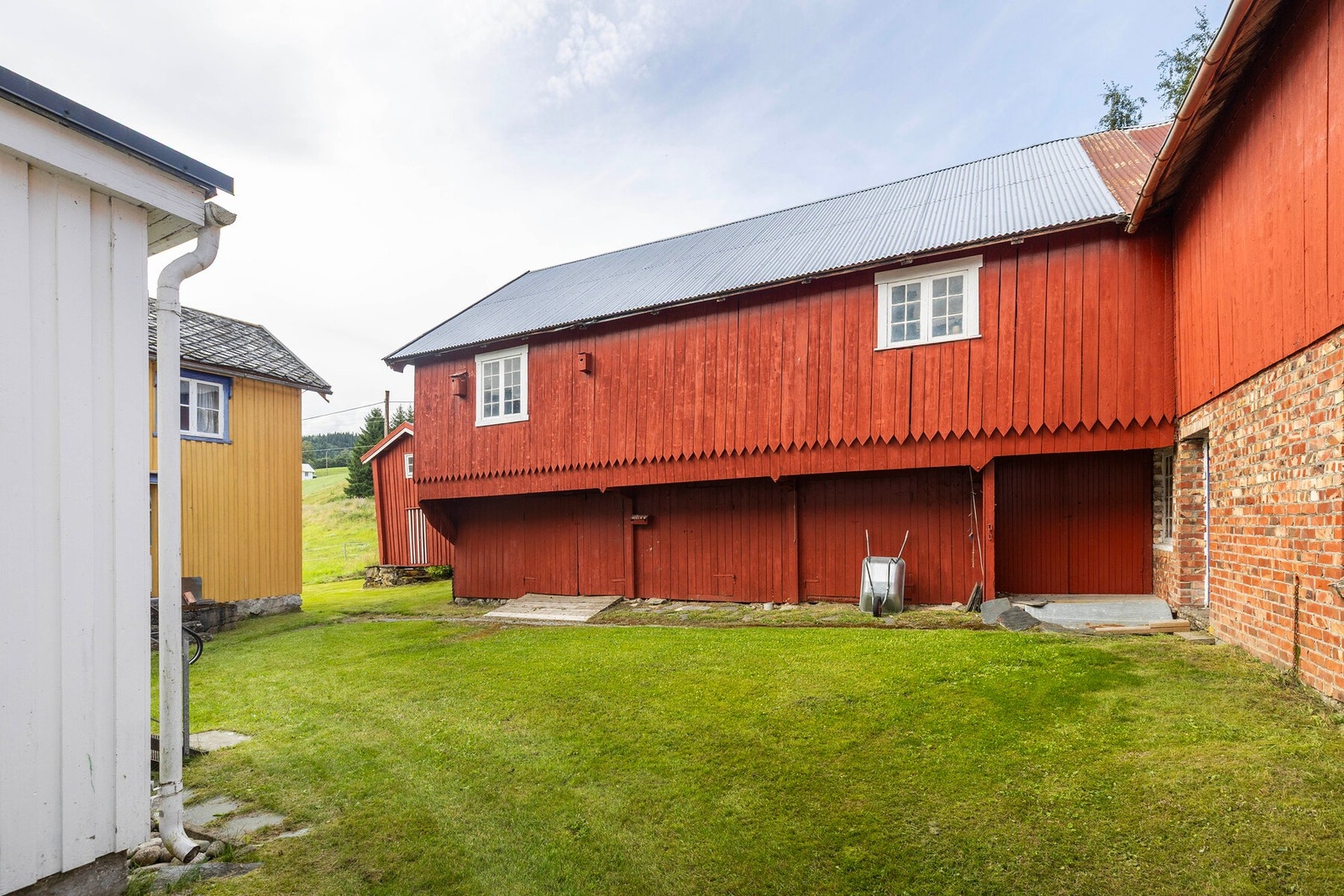 Stor låve på ca. 440 kvm. Galleribilde