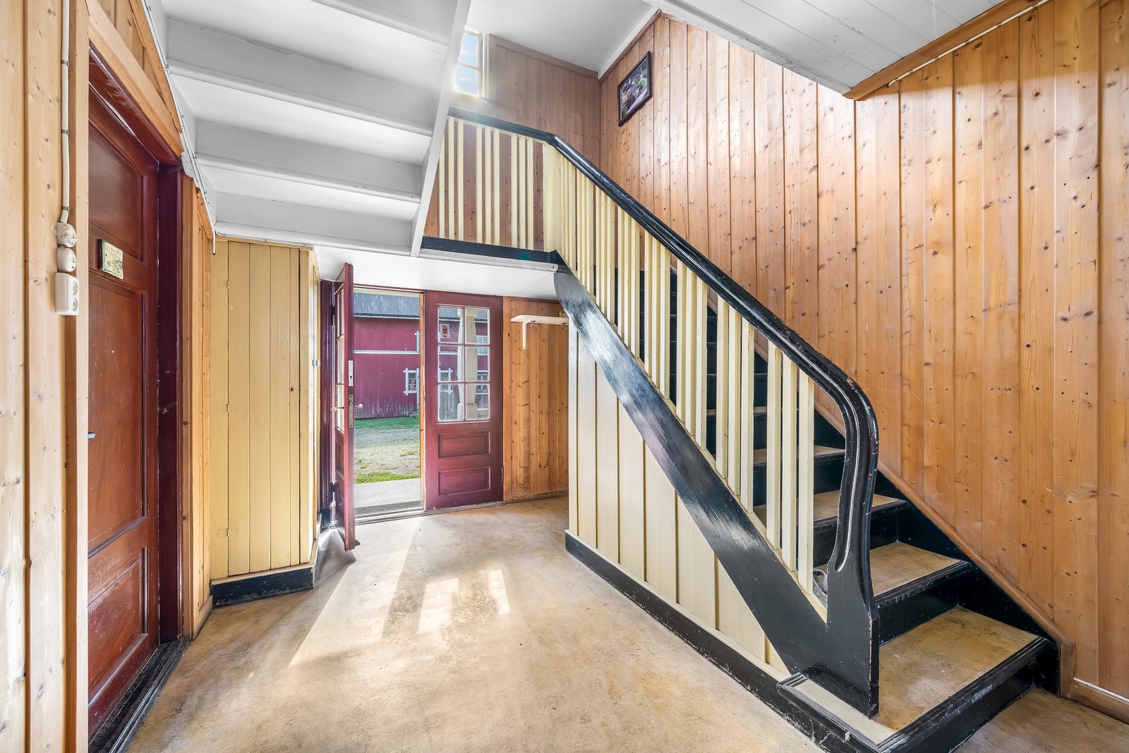 Hall/inngang 1. etg. Galleribilde