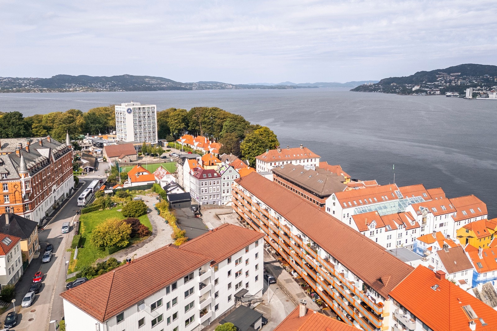 Borettslaget Strandgaten 230-234 består av 71 leiligheter og fremstår veldrevet med god økonomi. Galleribilde