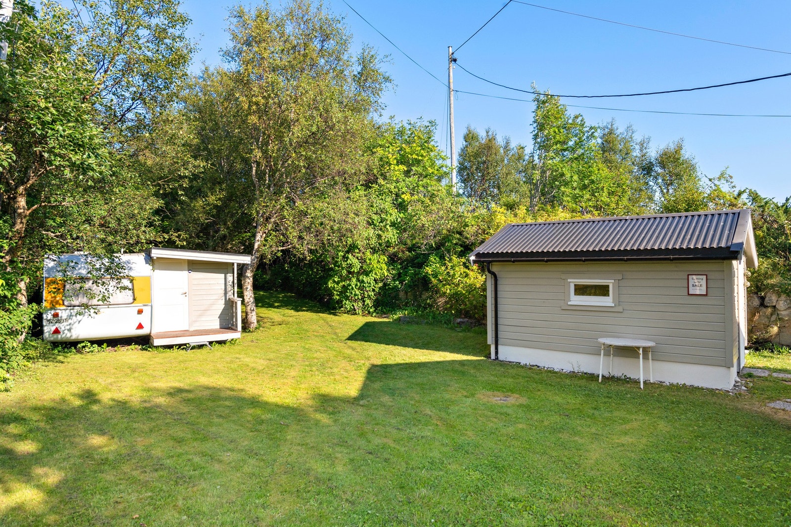 Hytta er en hyggelig og pent opparbeidet tomt. Galleribilde