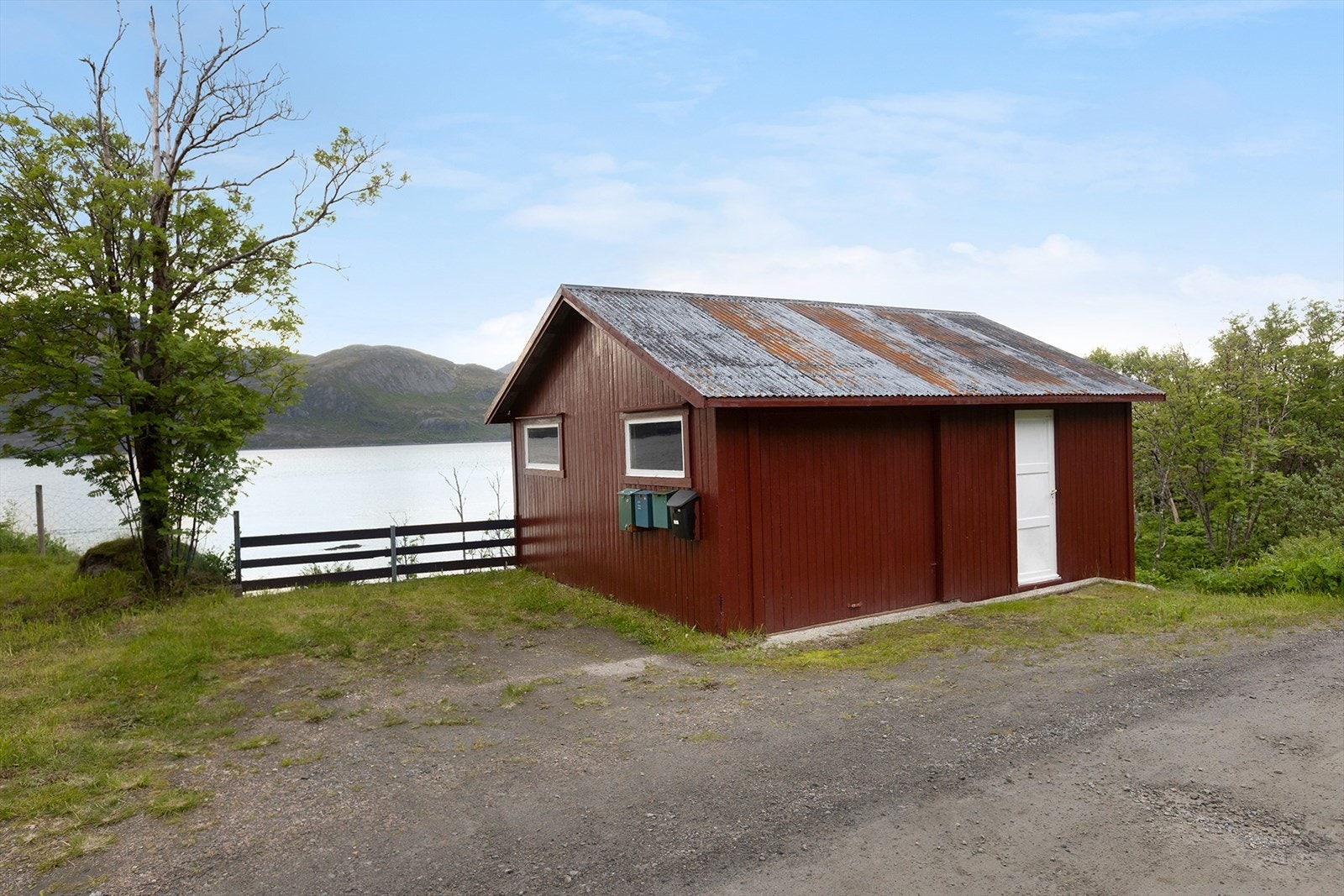 Garasje og oppstillingsplass Galleribilde