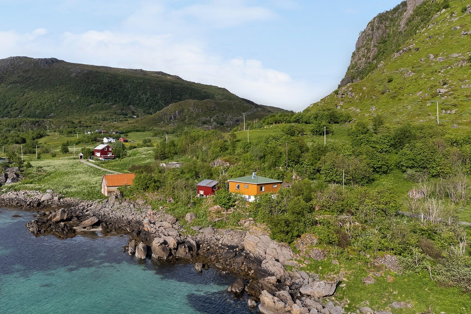 Sjøen er nærmeste nabo Galleribilde