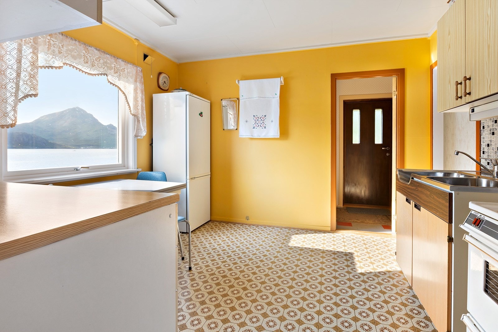 Kjøkken med flott utsikt Galleribilde