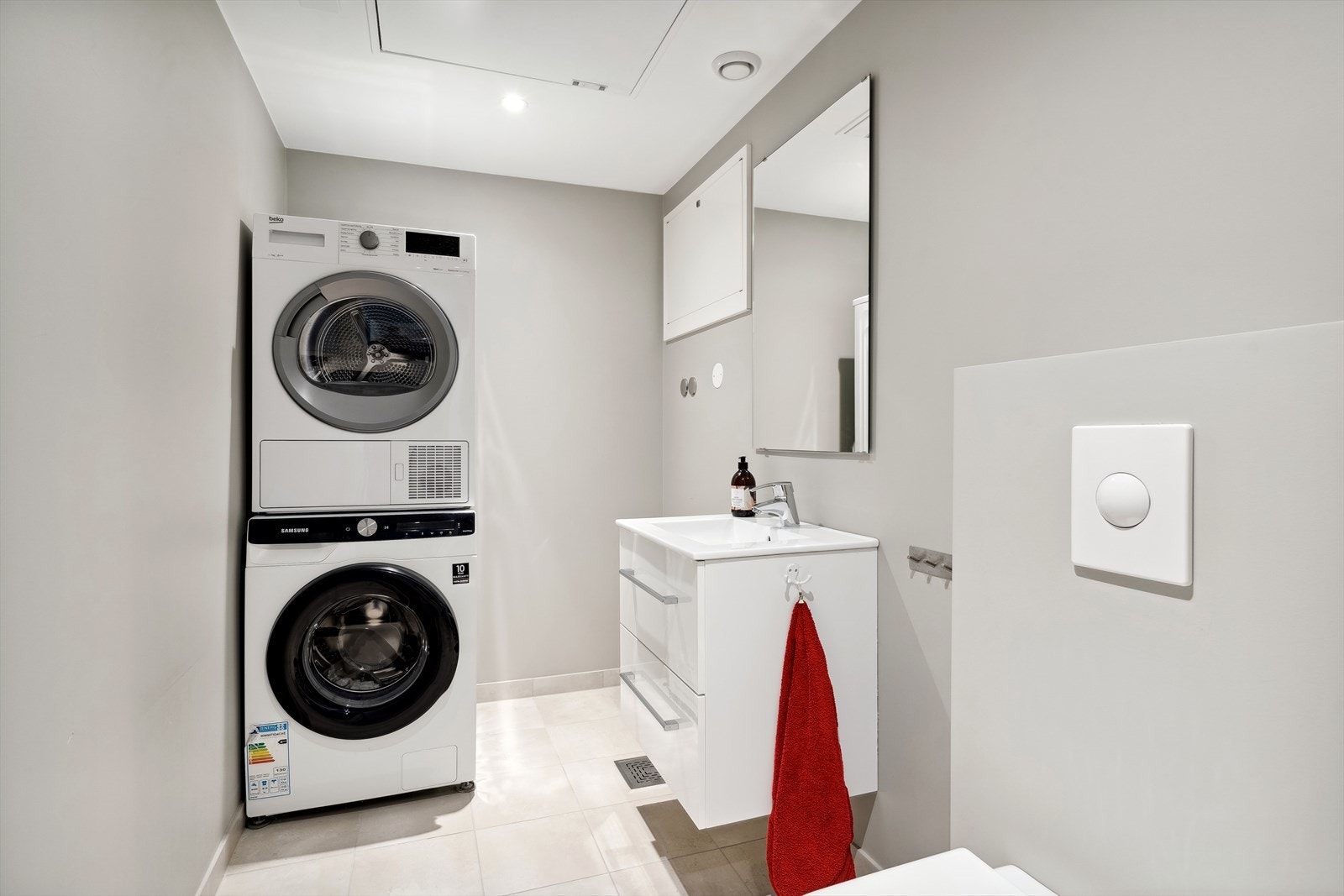 Vaskerom med ekstra toalett Galleribilde