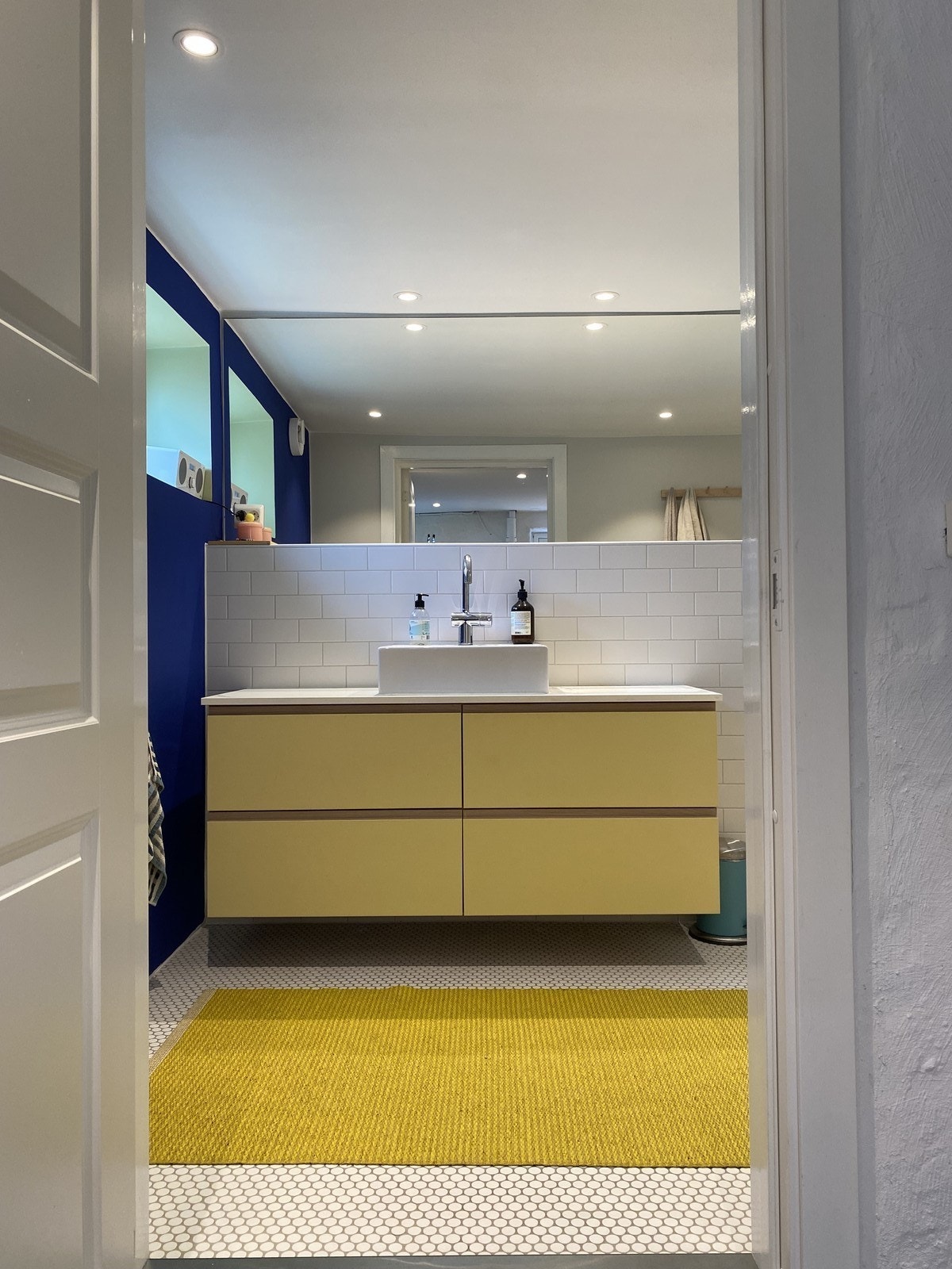 Moderne bad i kjeller Galleribilde