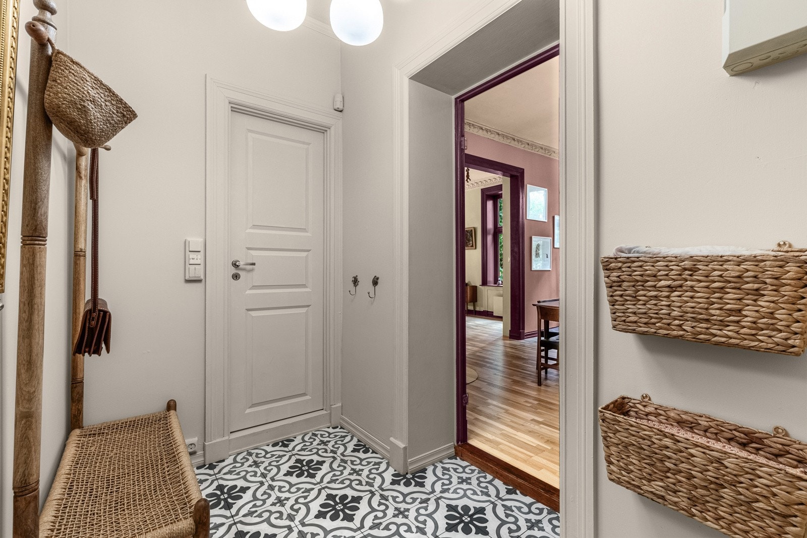 I entréen kan du innrede med garderobeløsninger Galleribilde