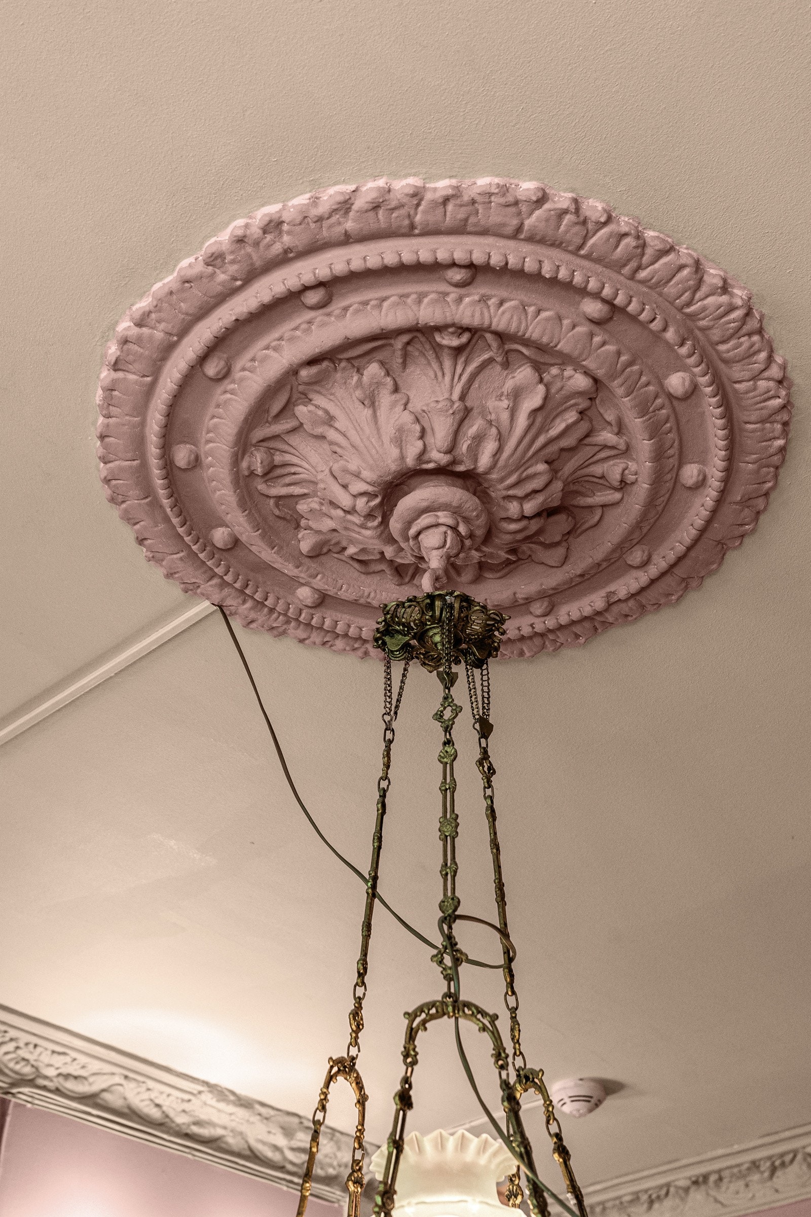 Leiligheten har flere klassiske detalier Galleribilde