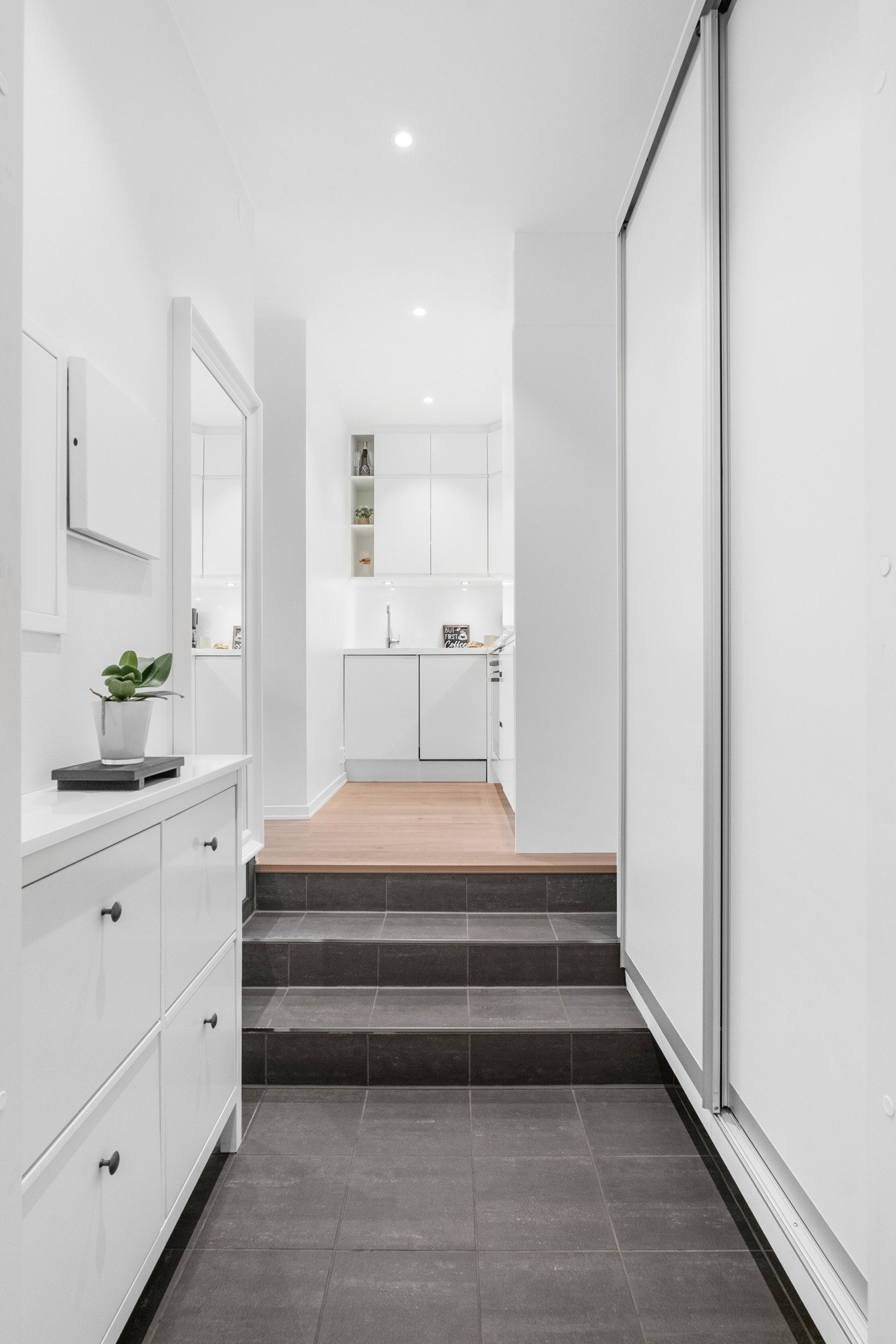 Inngangspartiet er lyst og innbydende. Galleribilde