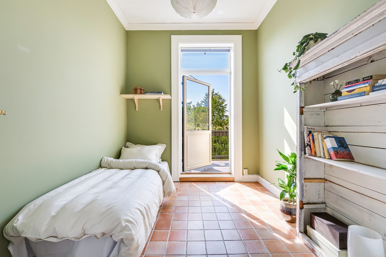 Det andre soverommet byr på mange muligheter, enten du ønsker et barnerom, kontor eller gjesterom Galleribilde