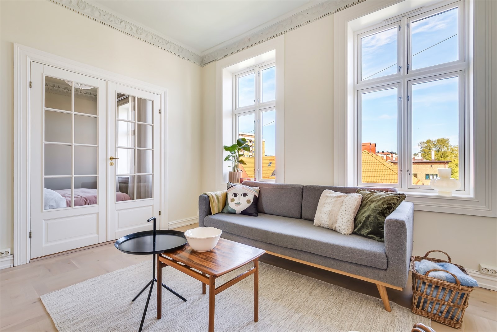 Hele leiligheten er malt i en innbydende og harmonisk fargepalett Galleribilde