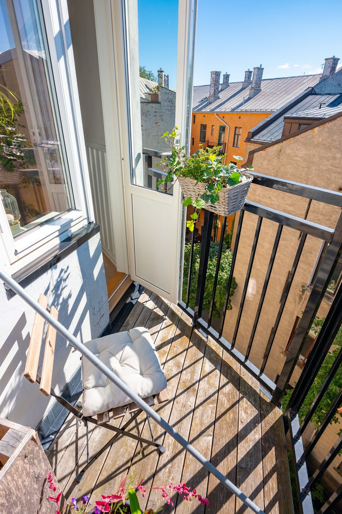 perfekt sted for morgenkaffen eller en rolig stund i solen. Galleribilde