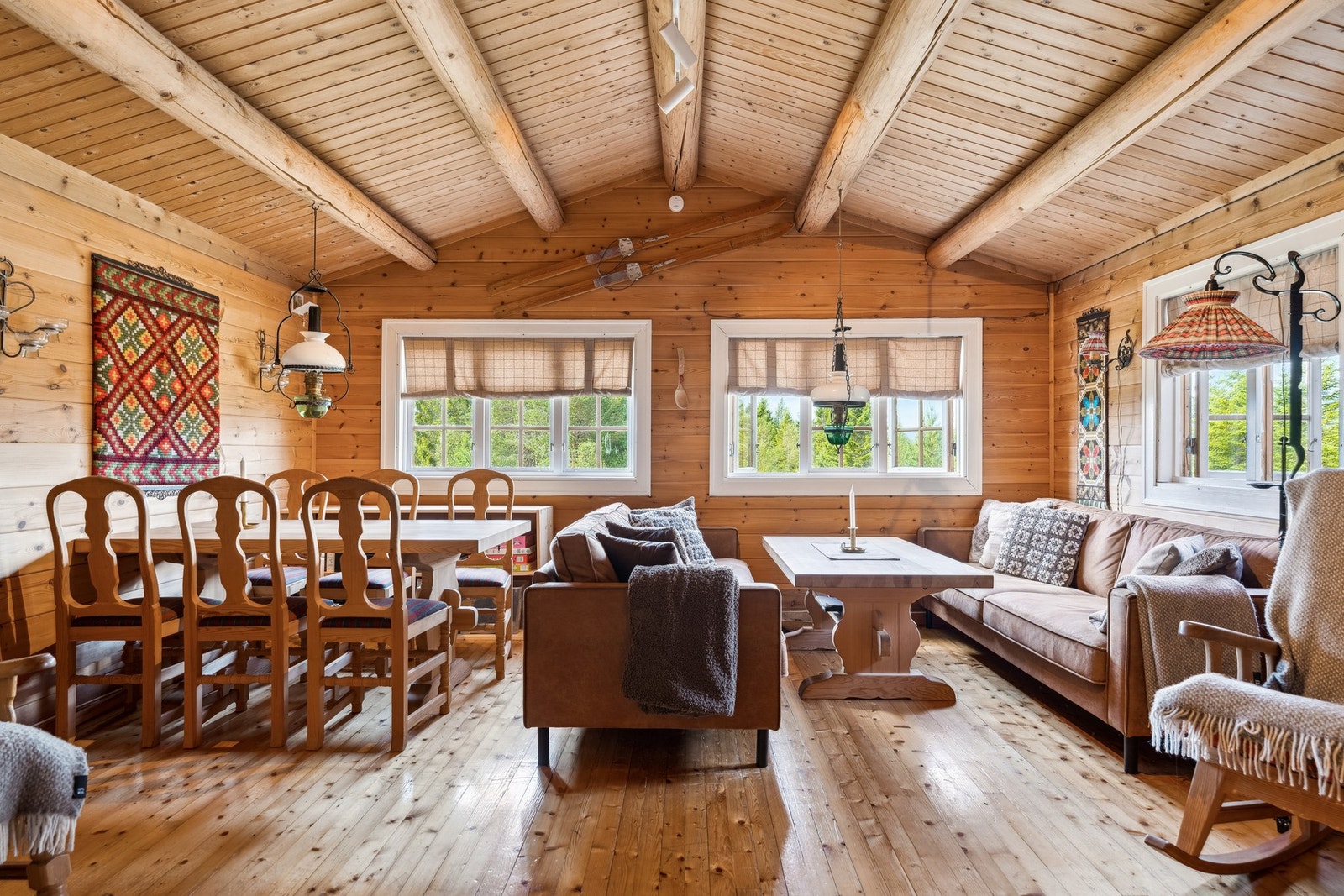 Møbler og inventar kan medfølge etter nærmere avtale. Galleribilde