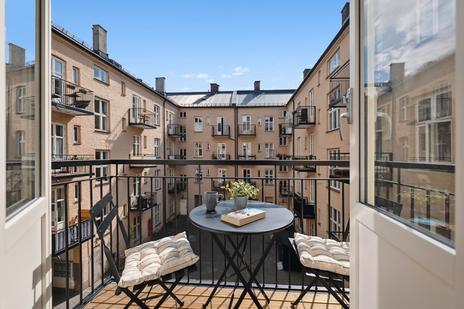 Sørøstvendt balkong på ca. 2 m² - Perfekt for morgenkaffen i sola. Galleribilde