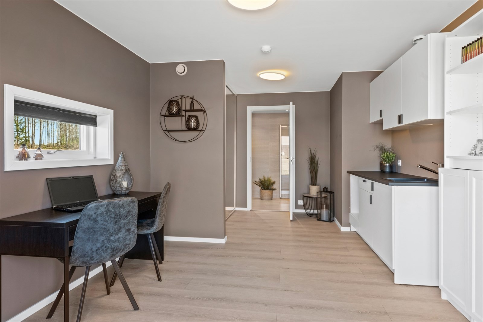 Hybel brukes idag som hjemmekontor Galleribilde