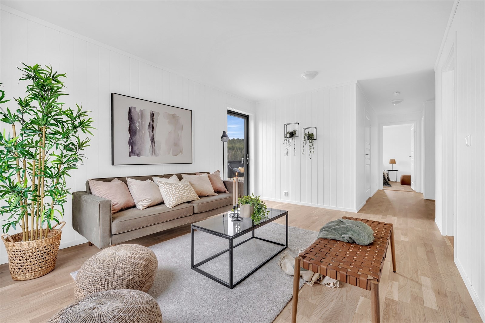 Stuen ligger fint i tilknytning til boligens soverom. Galleribilde